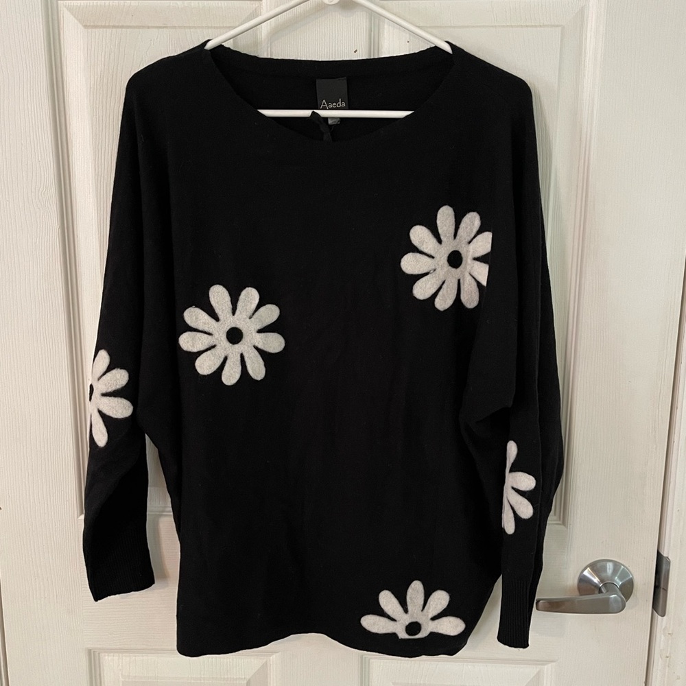 NWT Aaeda Sweater (XL)